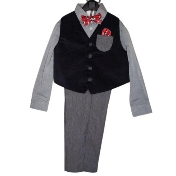 Van Heusen NWT Boys 4-Piece dress suit Vest Set With Dog Bow Tie & Pocket Square - Picture 1 of 4